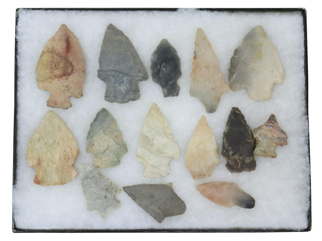 (14) NATIVE AMERICAN ARTIFACT GROUP, ARROWHEADS (1 of 2)