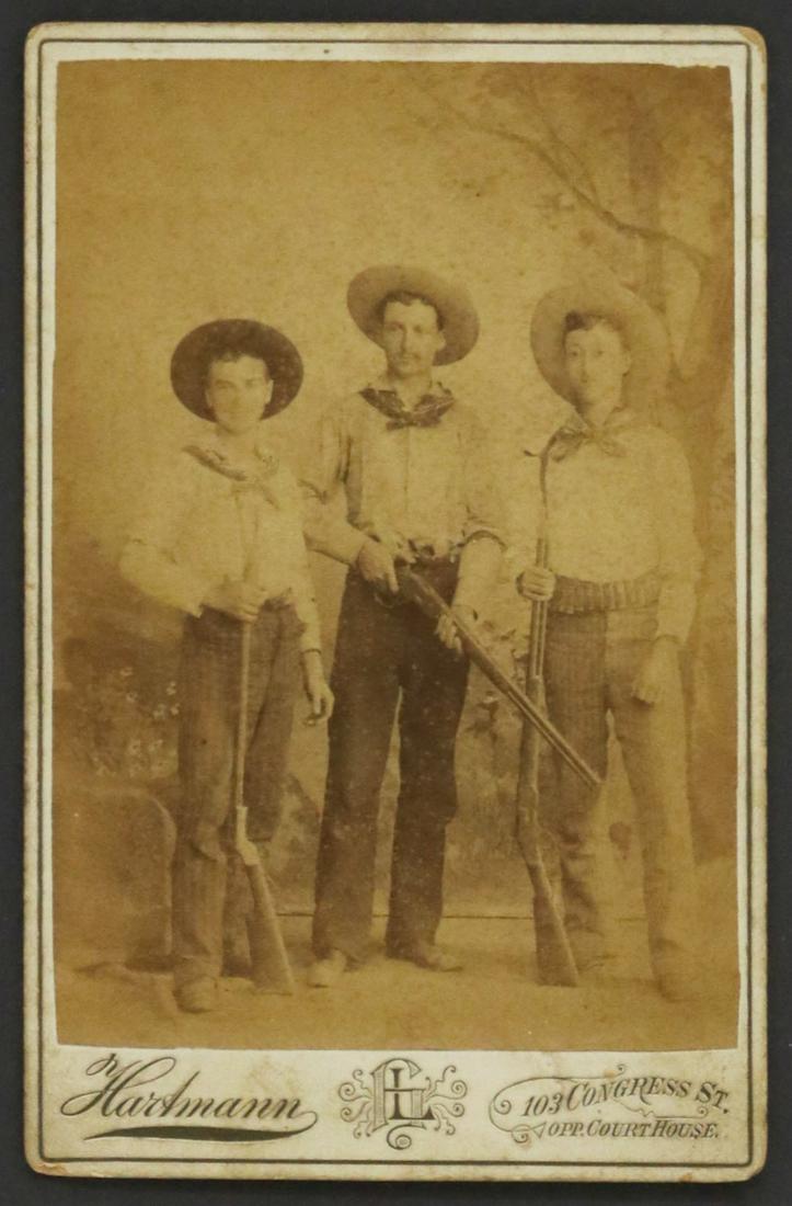 L. HARTMANN HOUSTON CABINET CARD MEN W/ RIFLES (1 of 4)