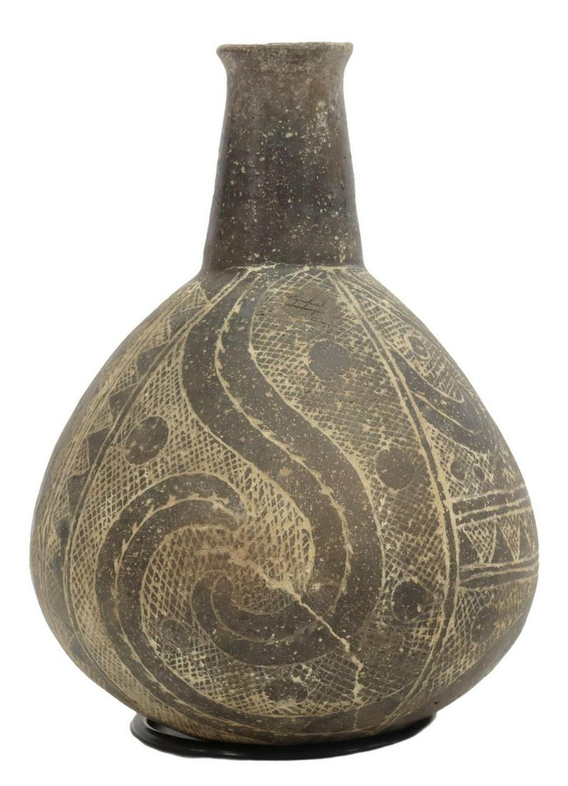 NATIVE AMERICAN POTTERY WATERBOTTLE (1 of 6)