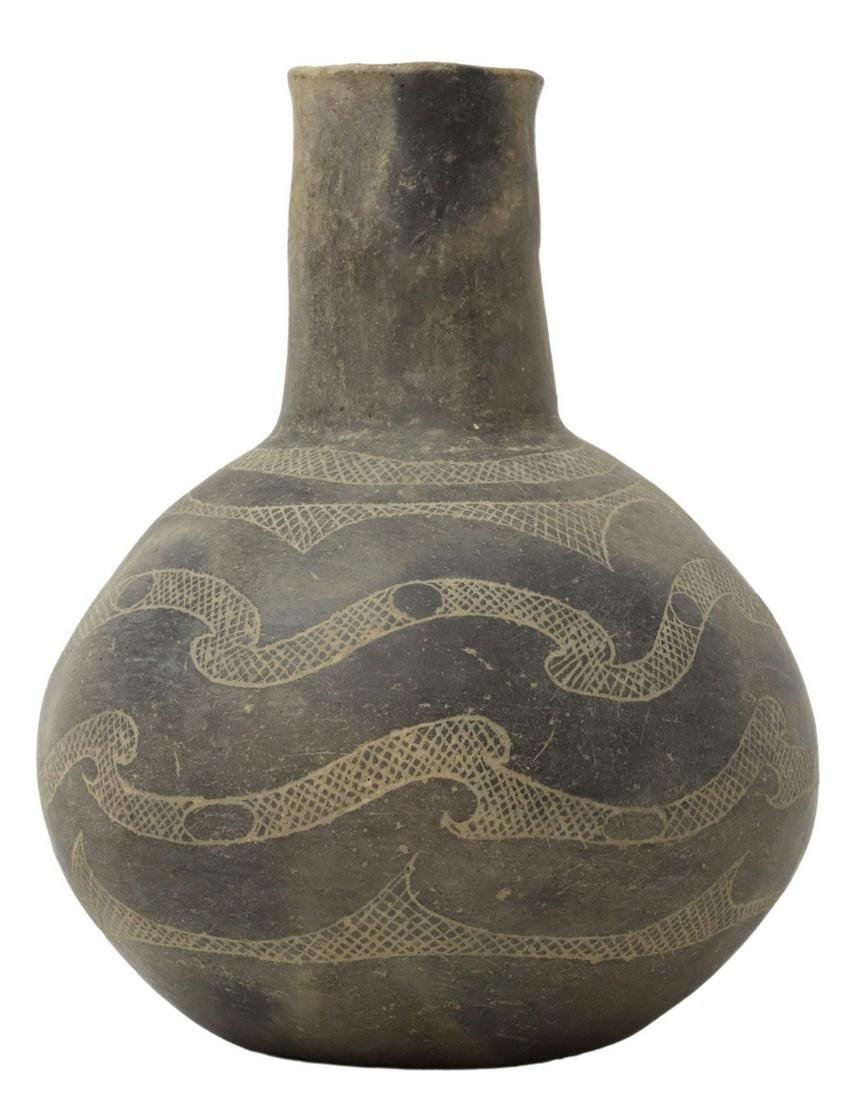 NATIVE AMERICAN POTTERY BOTTLE (1 of 6)