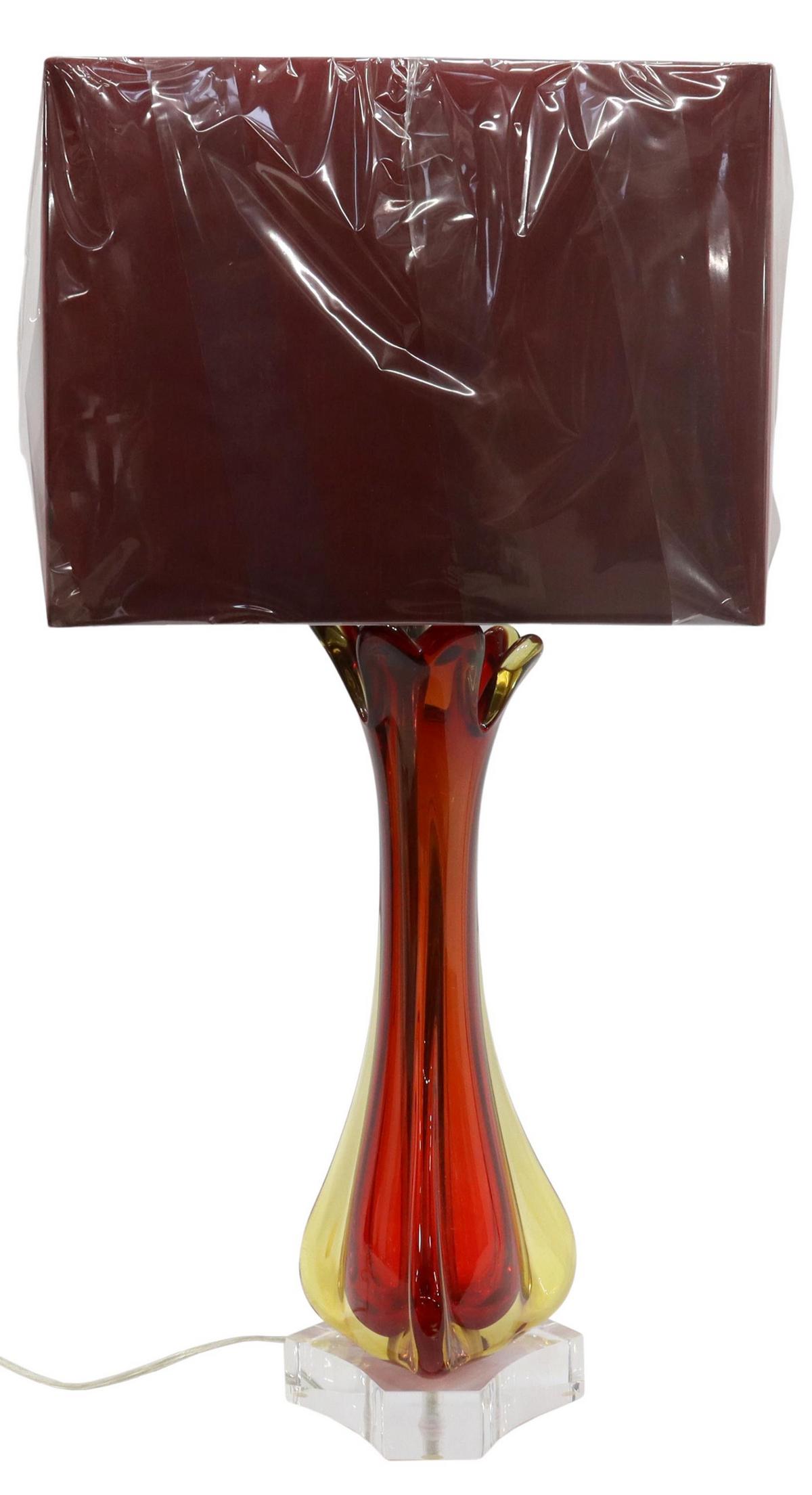 MID-CENTURY MODERN SWUNG ART GLASS VASE TABLE LAMP (1 of 4)