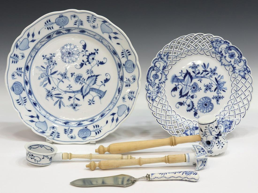 (6) BLUE ONION STYLE PORCELAIN TABLEWARE (1 of 4)