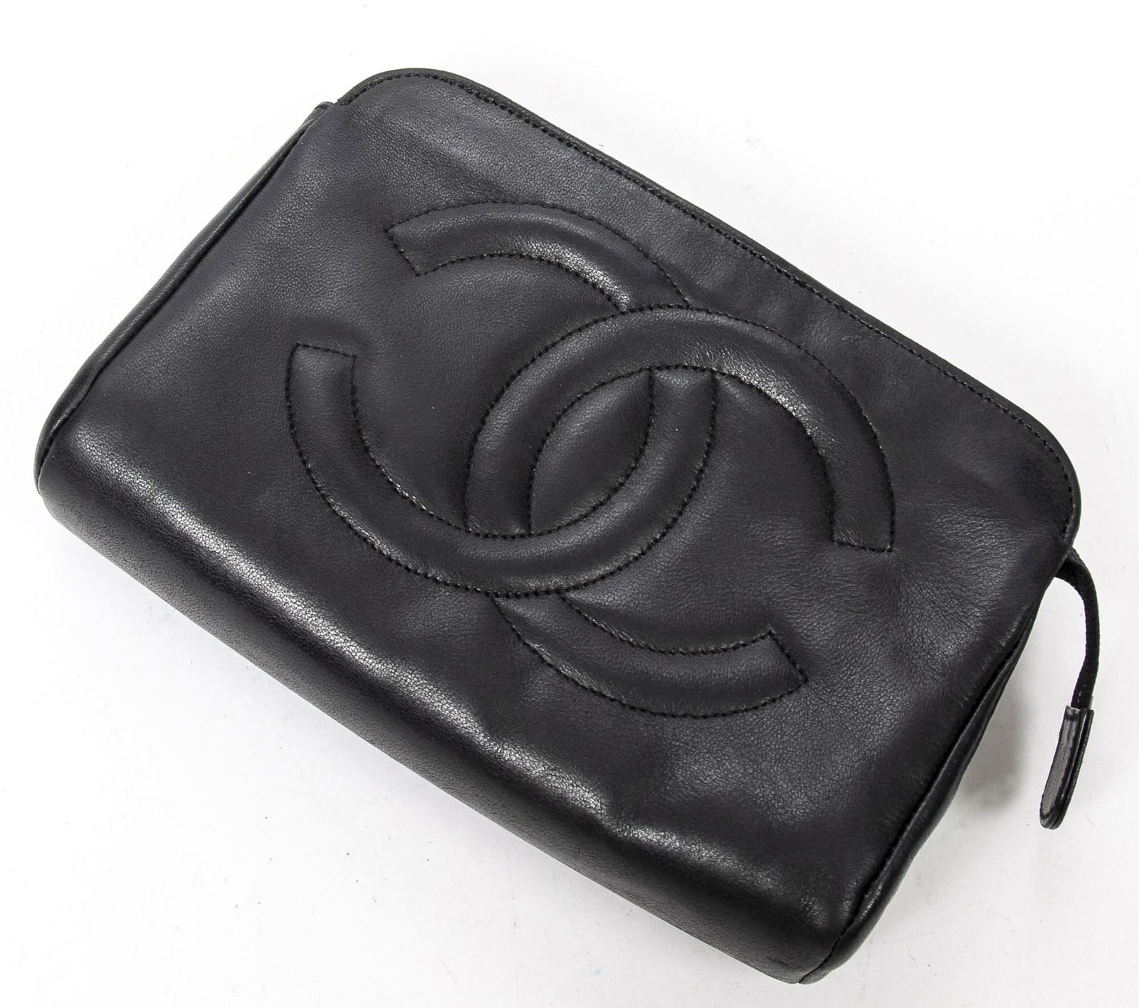 CHANEL VINTAGE CC BLACK LEATHER ZIPPER POUCH (1 of 3)
