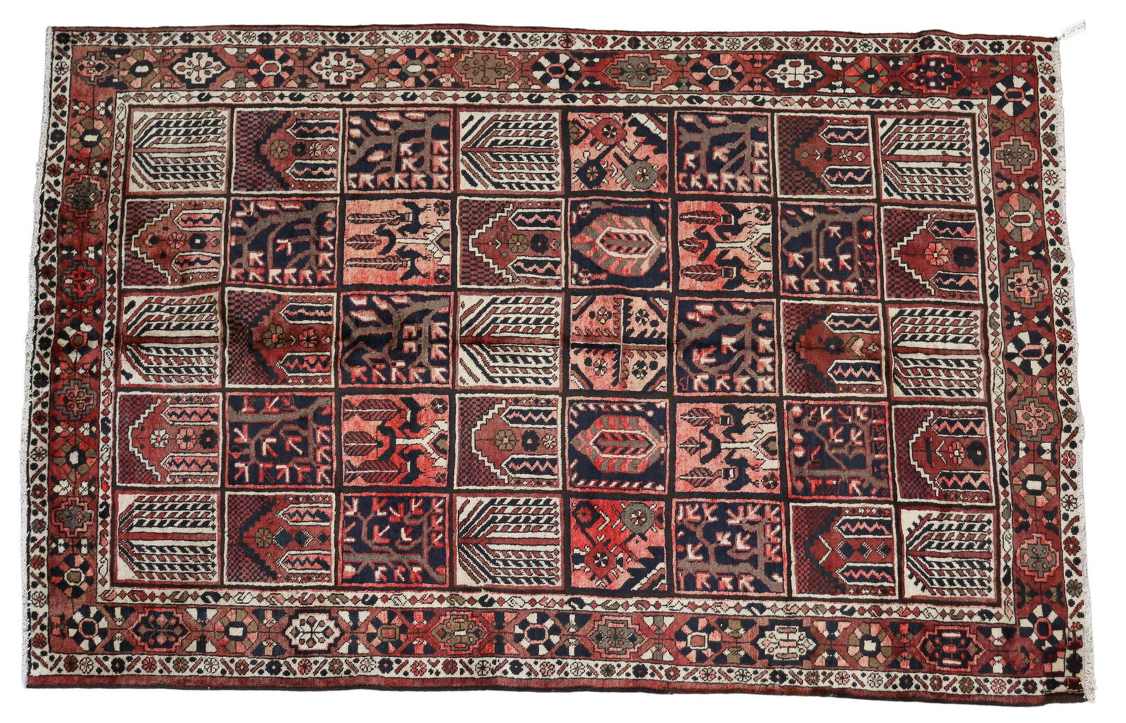 HAND-TIED PERSIAN BAKTIARI RUG, 9'10" X 6'9.5" (1 of 3)