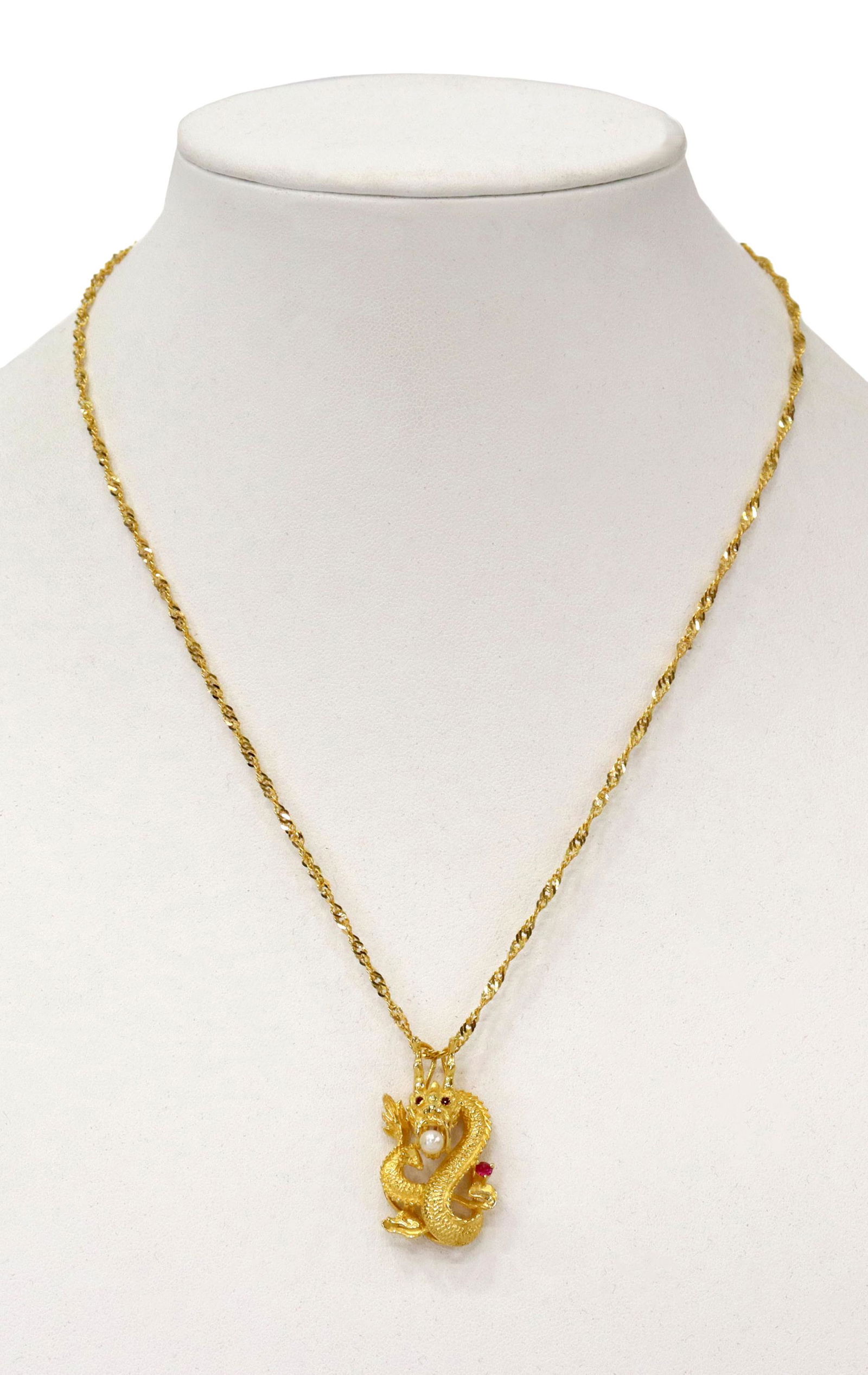 ESTATE 22KT GOLD CHINESE DRAGON PENDANT NECKLACE (1 of 5)