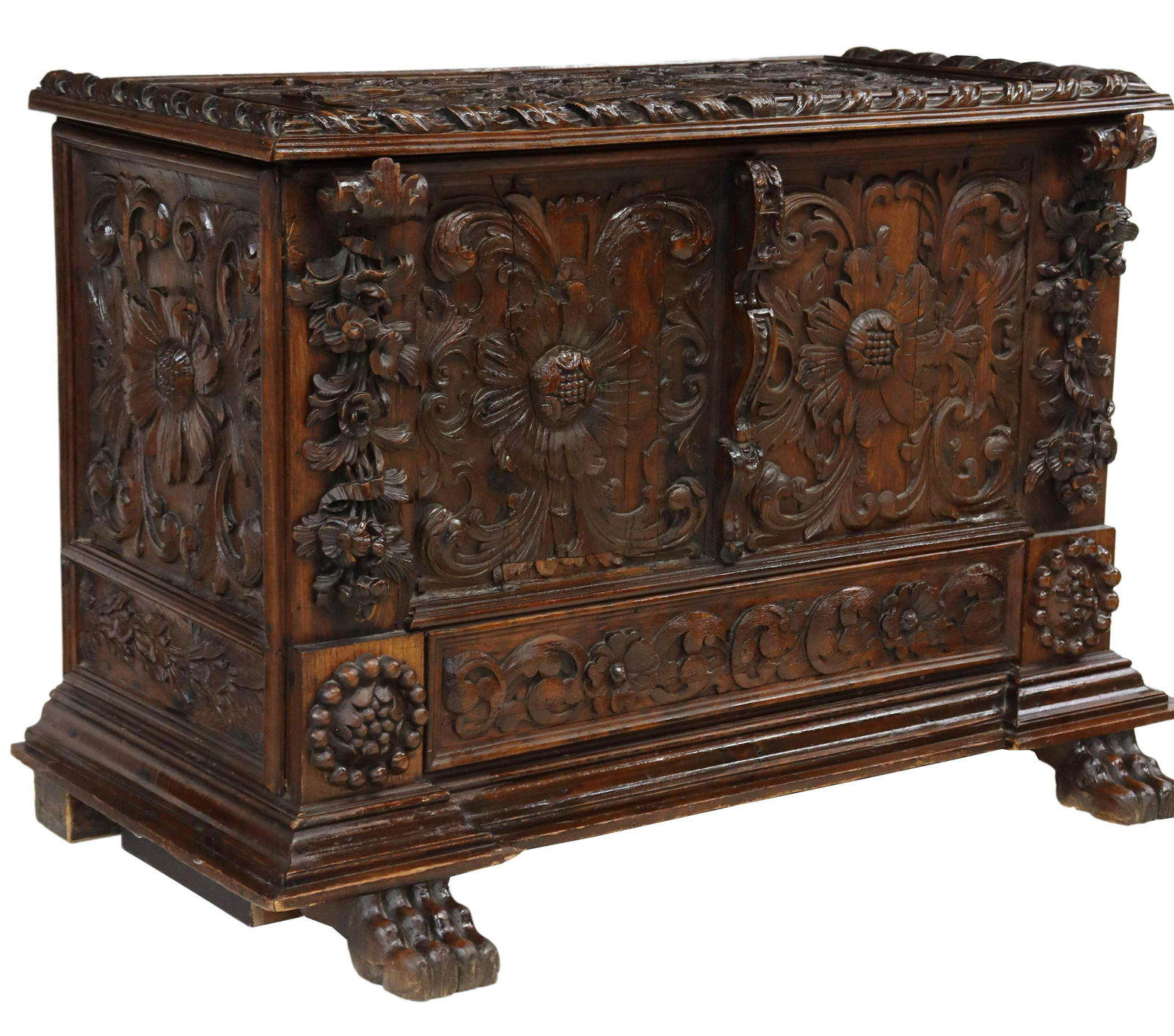 CONTINENTAL WELL-CARVED OAK CHEST / TRUNK (1 of 7)