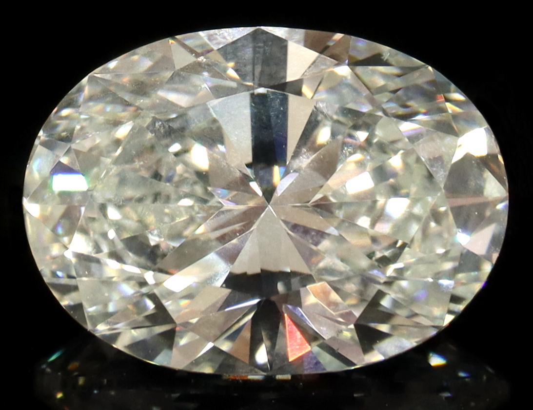 ESTATE GIA 4.01 CARAT OVAL BRILLIANT-CUT DIAMOND (1 of 11)
