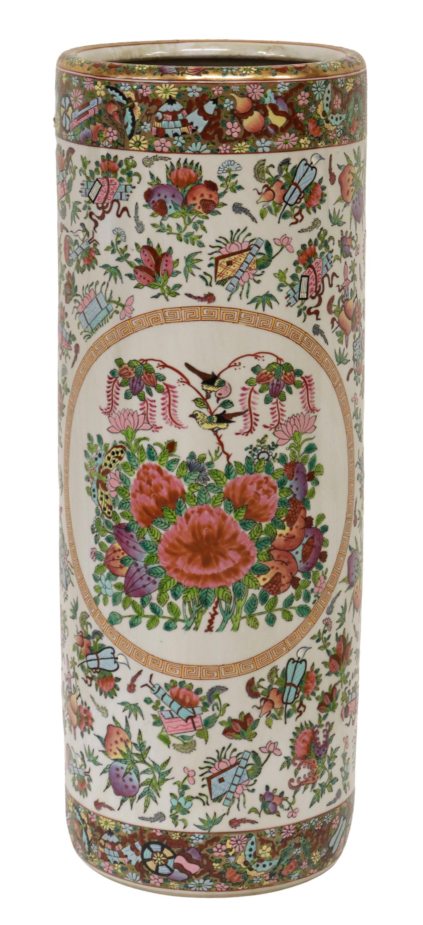CHINESE ROSE MEDALLION PORCELAIN UMBRELLA STAND (1 of 5)