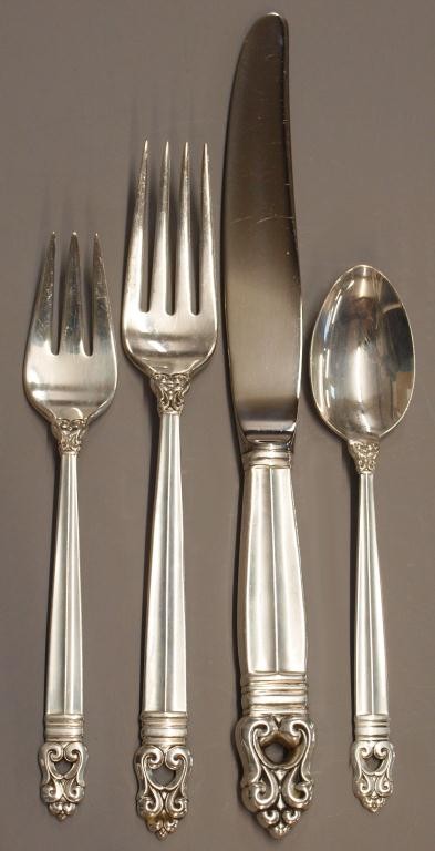 INTERNATIONAL ROYAL DANISH STERLING FLATWARE: (4 pieces) International 'Royal Danish' sterling silver single place setting comprising: (1) dinner knife, 9.5"l; (1) dinner fork, 7.75"l; (1) salad fork, 6.25"l; (1) teaspoon, 6"l; 4.89ozt total (exc