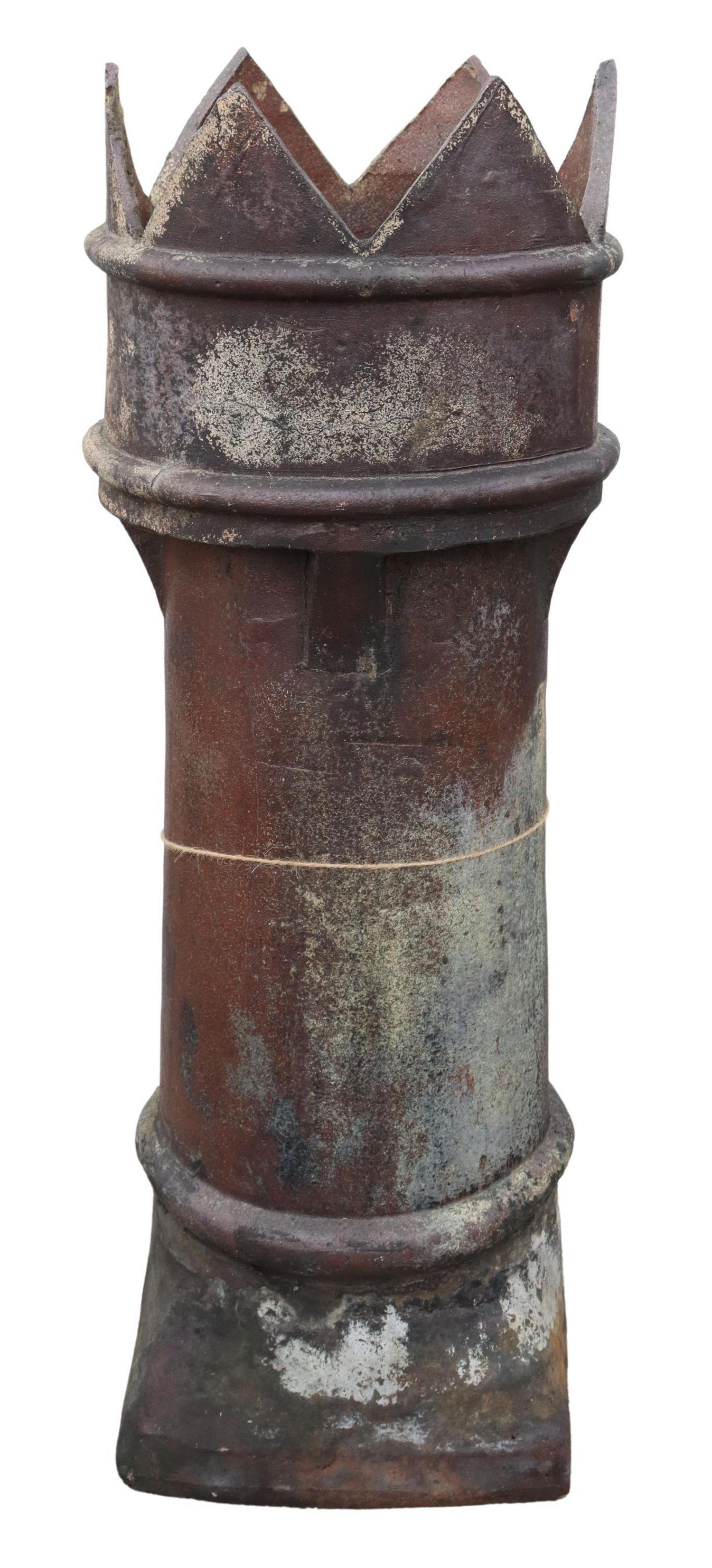 ENGLISH TURRET-FORM CHIMNEY POT (1 of 3)