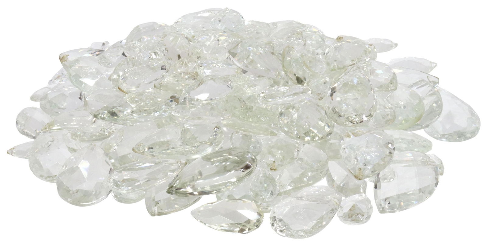 (LOT) CHANDELIER PARTS CRYSTAL PRISMS, PENDALOGUES (1 of 2)