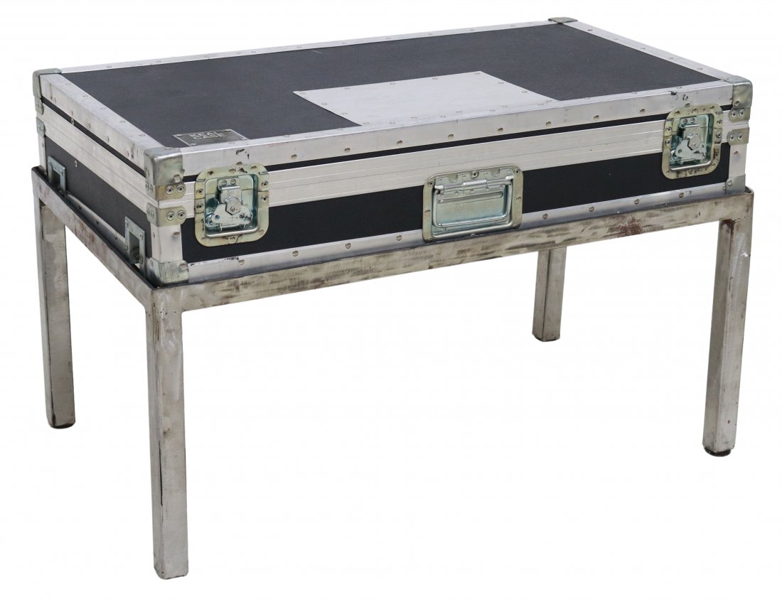 KEAL ROAD CASE STEEL COFFEE TABLE (1 of 5)
