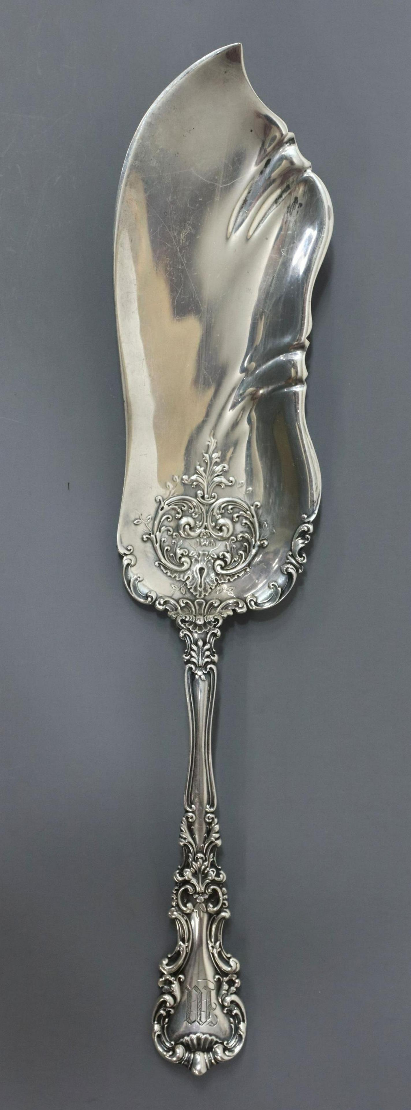 INTERNATIONAL AVALON STERLING FISH SERVING KNIFE (1 of 4)