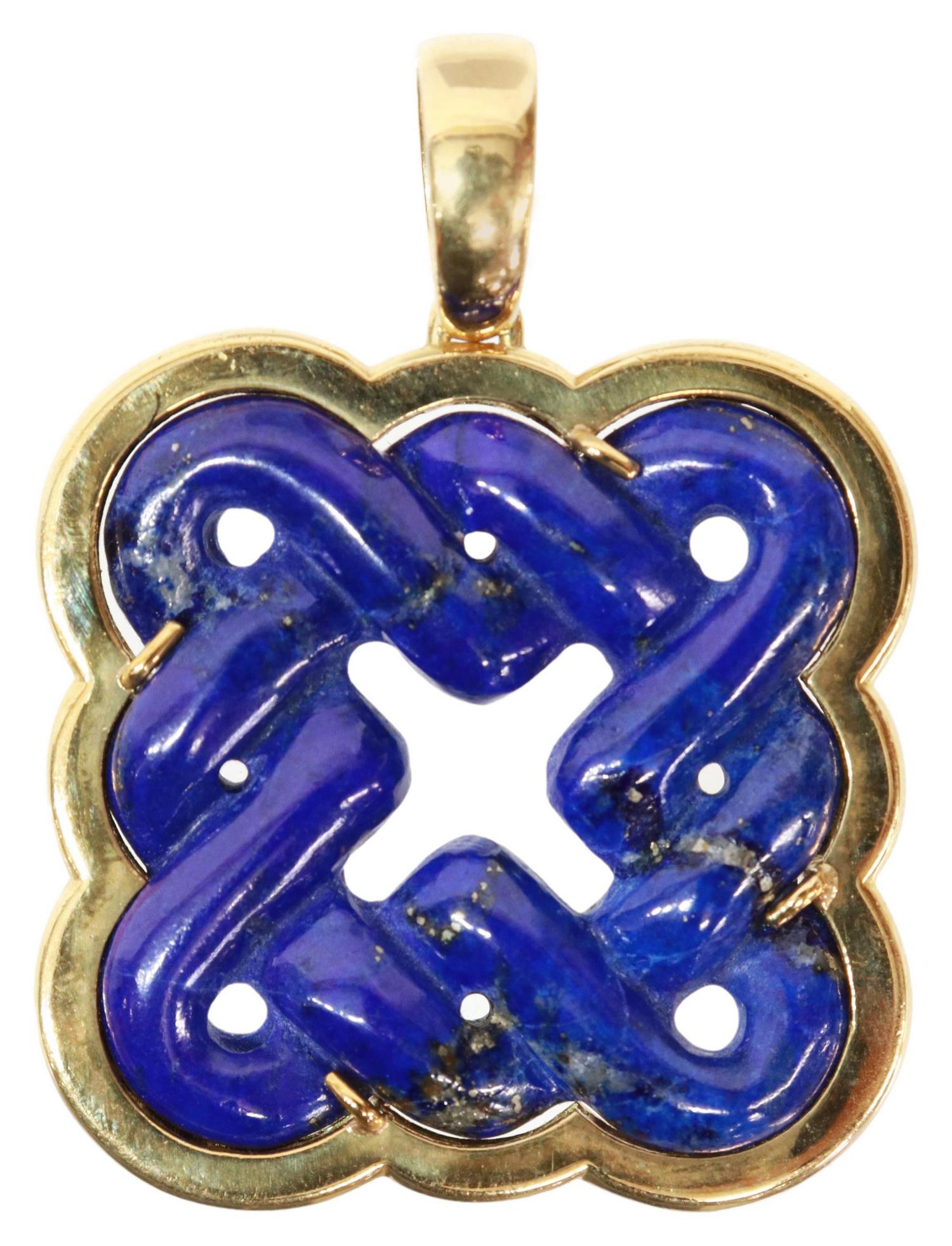 ESTATE GUMP'S 18KT GOLD LAPIS CELTIC KNOT PENDANT (1 of 3)