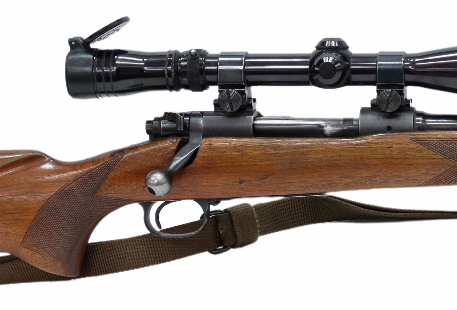 WINCHESTER M70 RIFLE .264WIN MAG & SCOPE, PRE 1964: Winchester Model 70 Featherweight rifle, mfg. 1962, bolt action, .264 Win Magnum caliber, 22" barrel, ramp front sight, folding leaf rear sight, mounted 3X-9X Redfield scope, checkered walnut stock, t