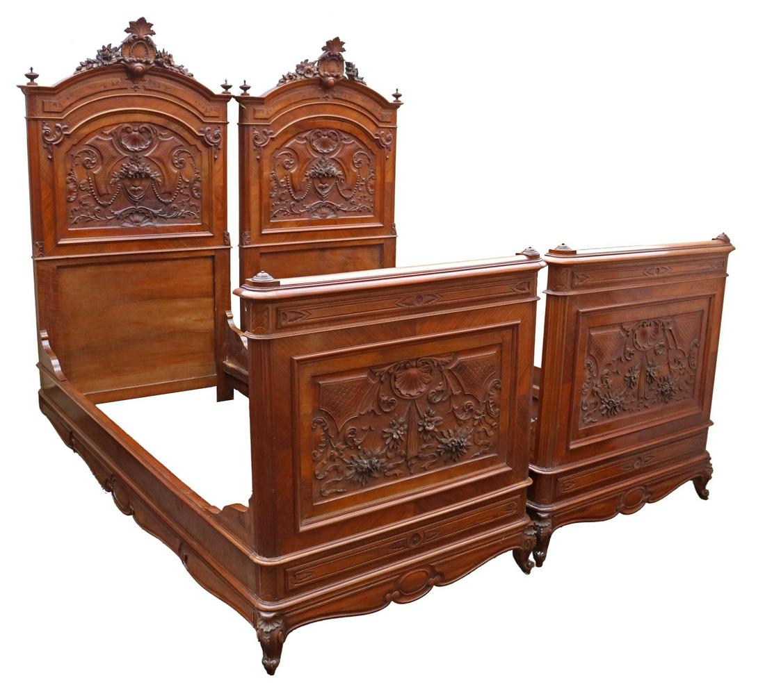 (2) ITALIAN LOUIS XV STYLE CARVED MAHOGANY BEDS (1 of 4)
