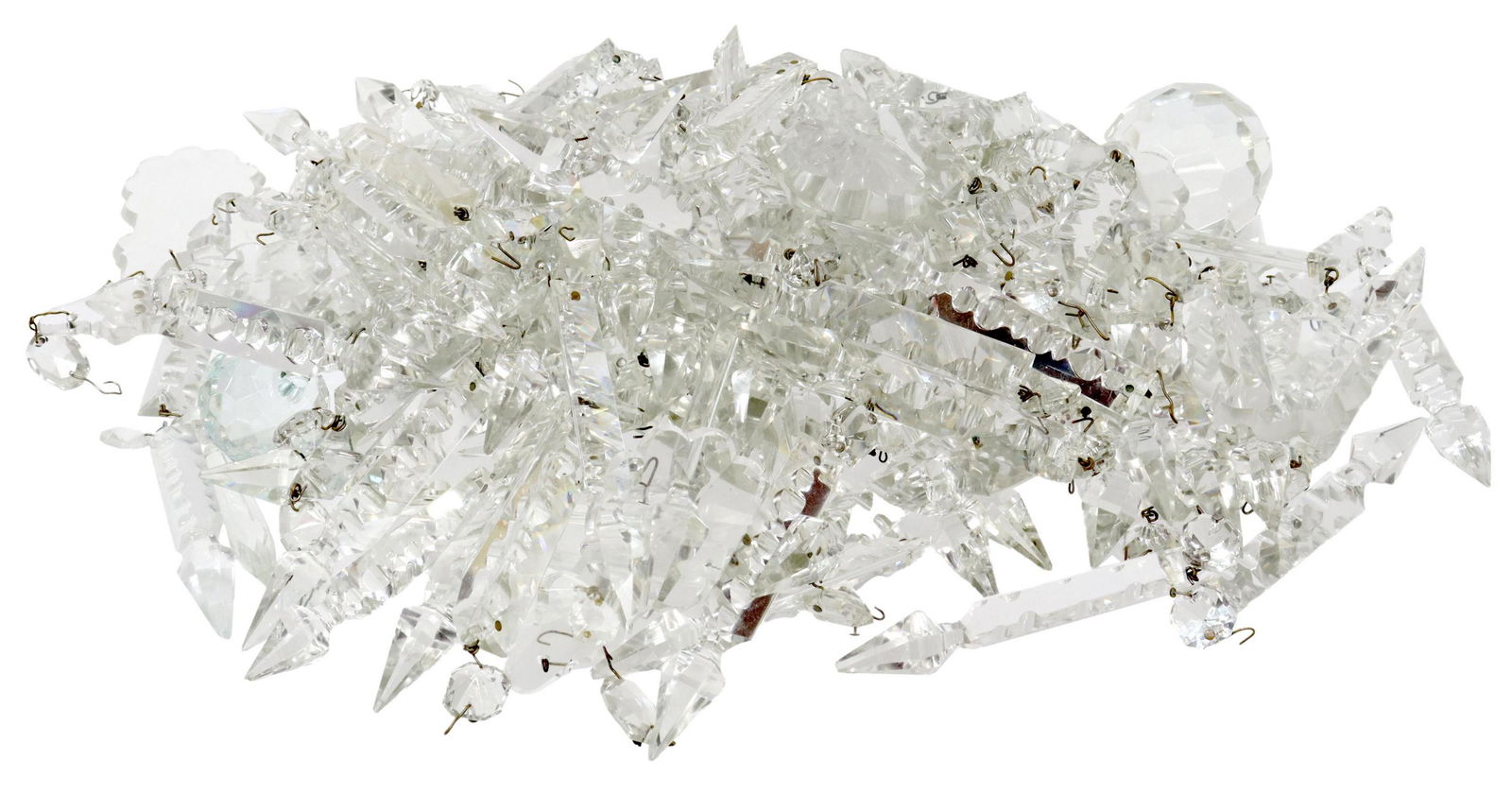 (LOT) CHANDELIER PARTS CRYSTAL SPEARS, PENDALOGUES (1 of 2)