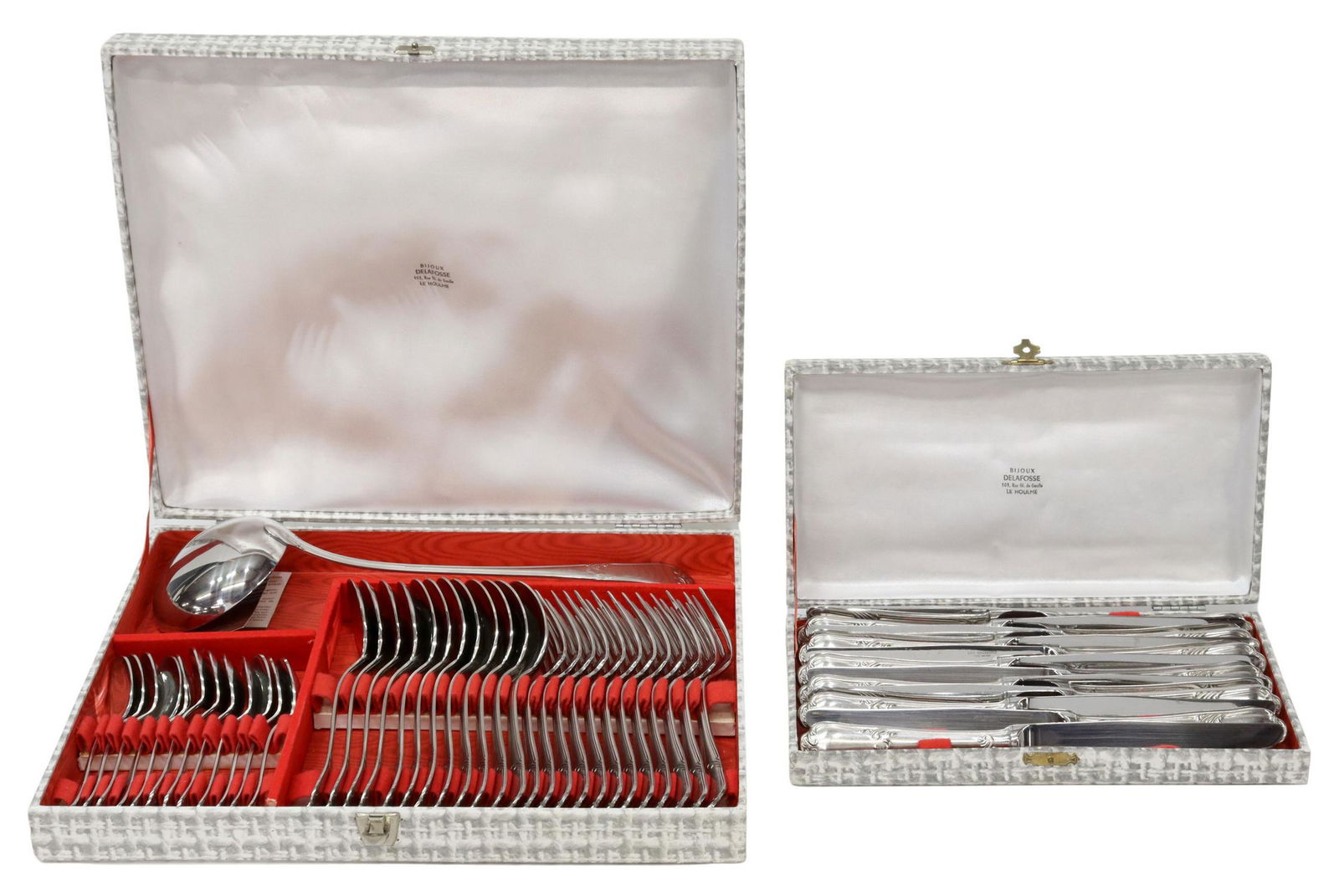 (49) GUY DEGRENNE LOUIS XV STAINLESS FLATWARE SET (1 of 5)