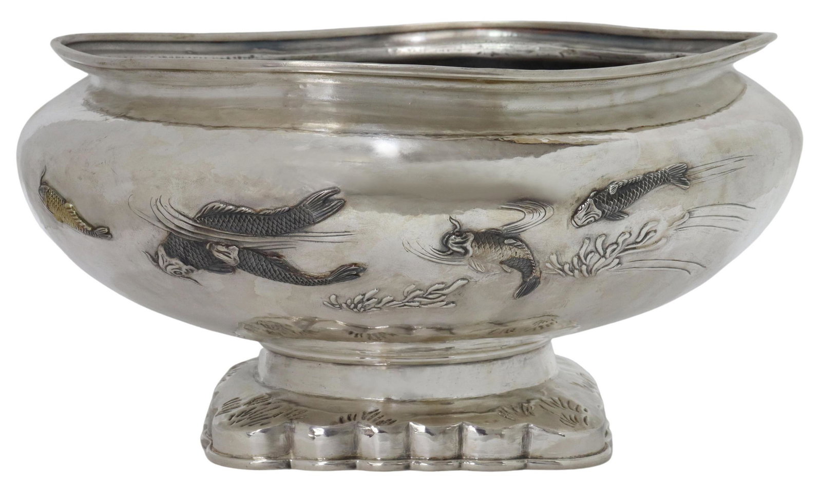 JAPANESE FINE SILVER CENTERPIECE BOWL: Japanese fine silver centerpiece bowl, Kurokawa, Taisho period (1912-1926) or early Showa period (1926-1989), hammered bowl with carp in relief, rising on a lobed foot, "jungin" (pure silver) characte