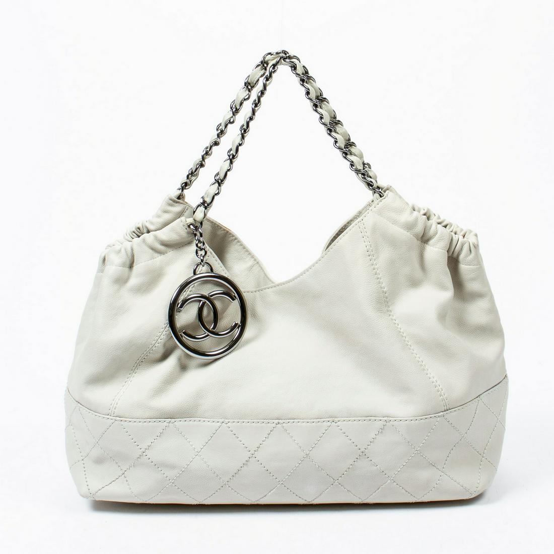 CHANEL HOBO CHAIN WHITE LEATHER SHOULDER BAG (1 of 7)