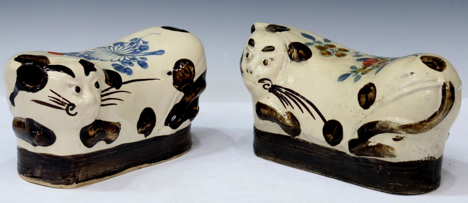 (2) CHINESE CERAMIC CAT-FORM NECK PILLOWS (1 of 4)