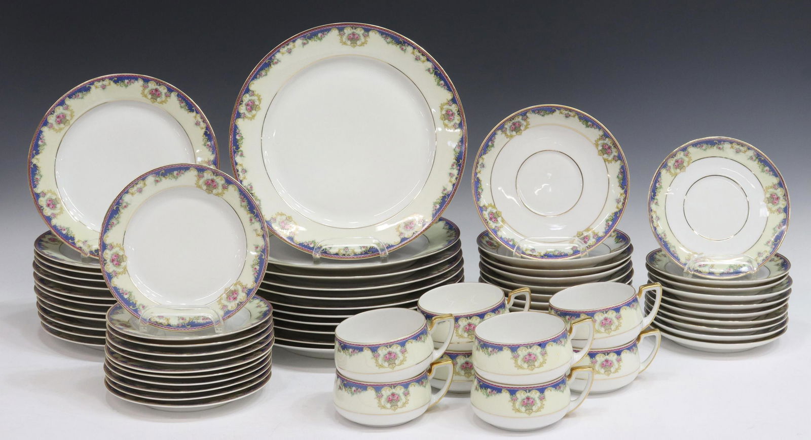 (63) BAVARIA TIRSCHENREUTH WINDSOR DINNER SERVICE (1 of 4)