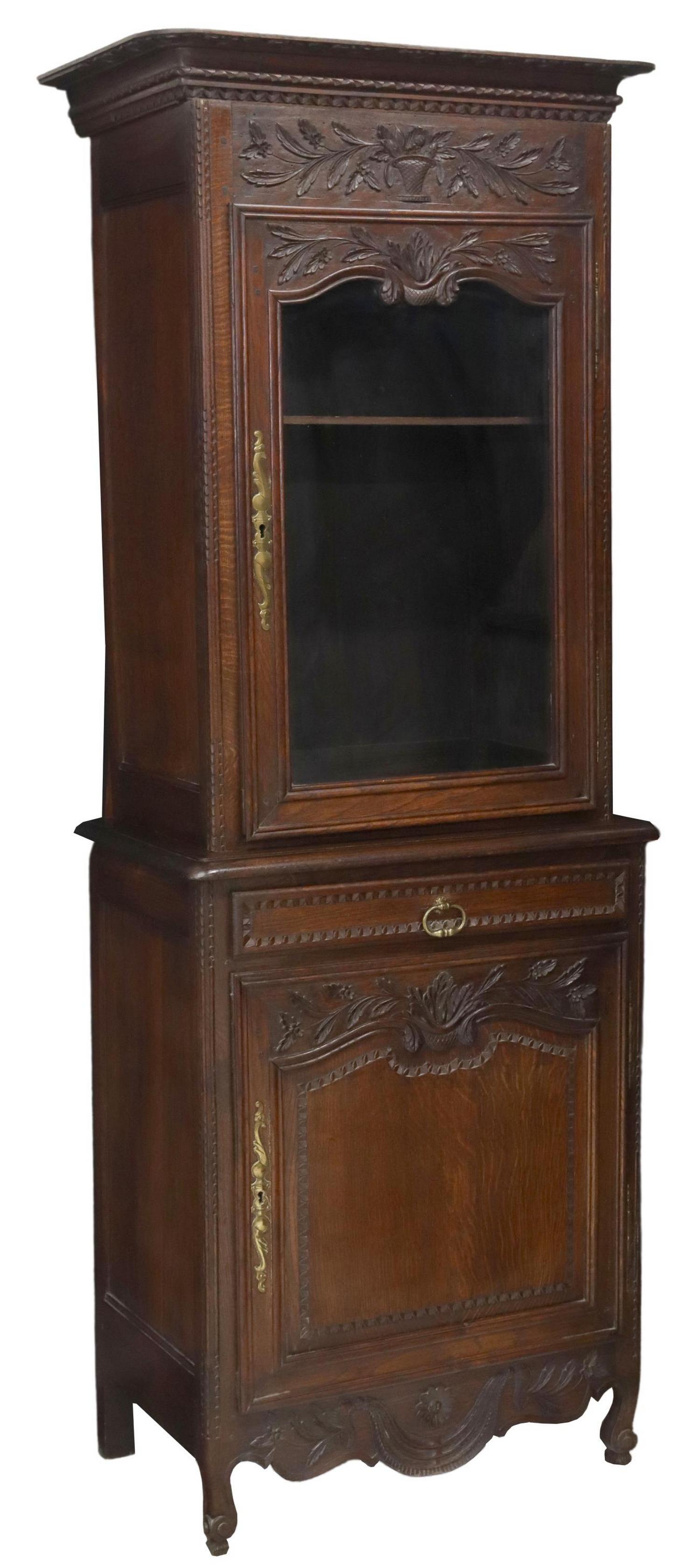 FRENCH LOUIS XV STYLE CARVED OAK VITRINE CABINET (1 of 5)