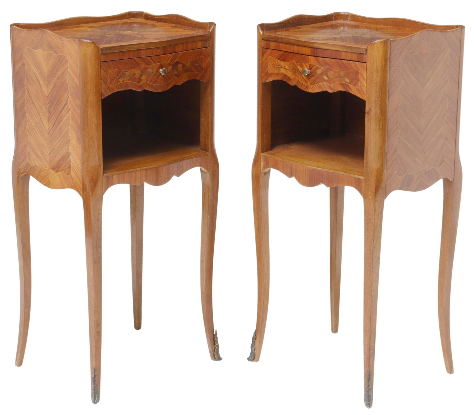 (2) FRENCH LOUIS XV STYLE MARQUETRY NIGHTSTANDS: (pair) French Louis XV style matched veneer nightstands, 20th c., scalloped gallery, encasing top with floral marquetry, over single drawer, above open shelf, rising on cabriole legs, ending in sabots