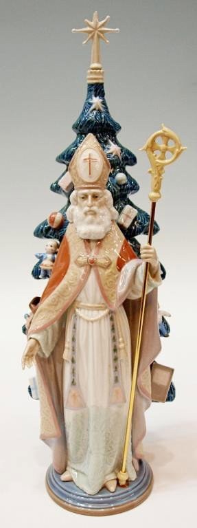 LLADRO SCULPTURE, ST. NICHOLAS #5427, RETIRED: Lladro porcelain sculpture, St. Nicholas, #5427, issued 1987, retired 1991, original box sans packing, figure 15.75"h, box: 8"h, 21"w, 9.75"d, total: 3.75lbs Start Price: $50.00