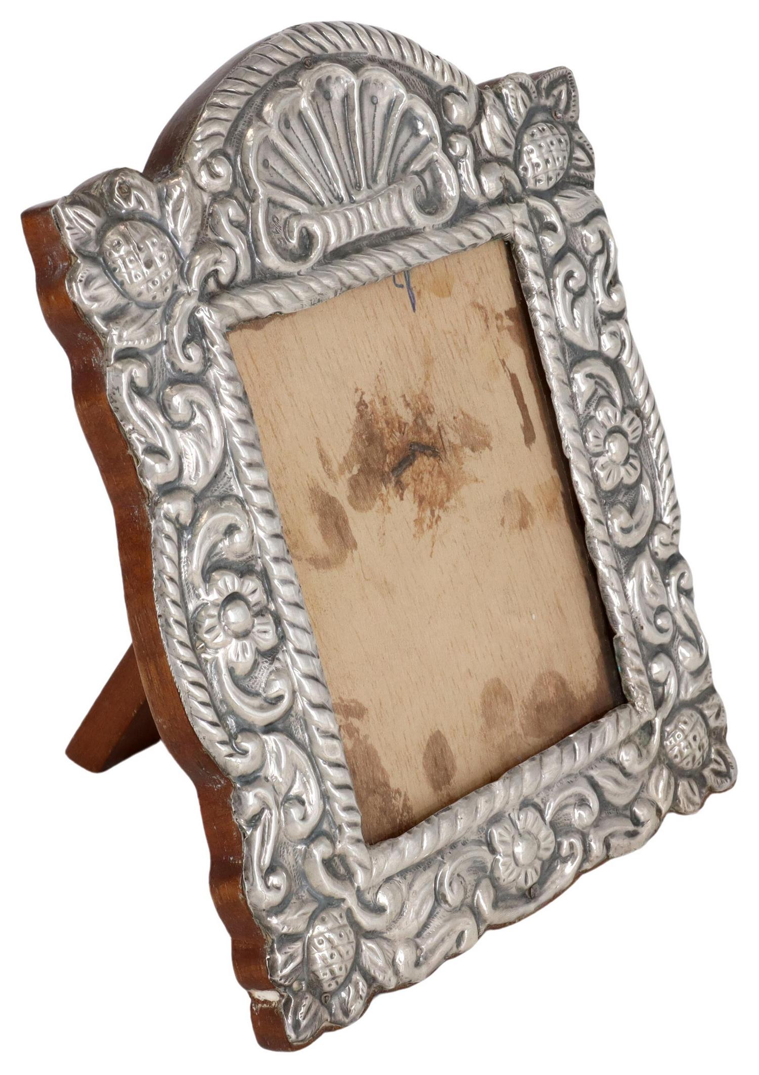 REPOUSSE STERLING SILVER EASEL-BACK PICTURE FRAME (1 of 3)