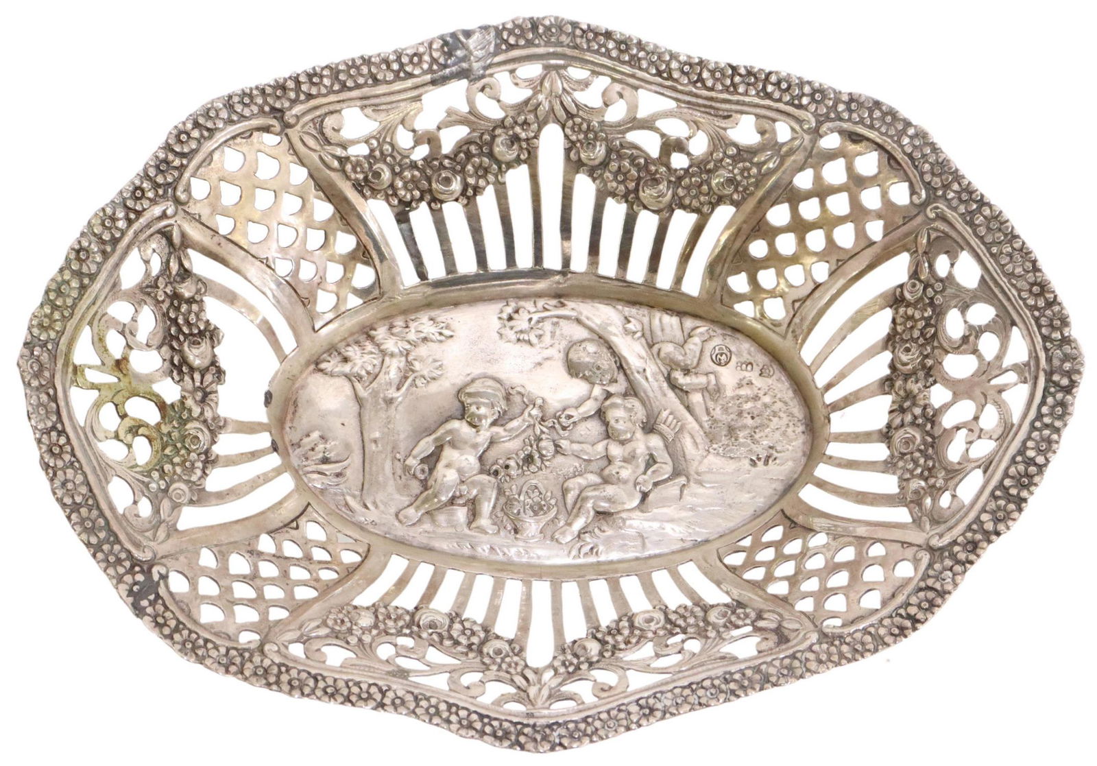GERMAN ROCOCO REVIVAL 800 SILVER PIERCED BASKET (1 of 6)