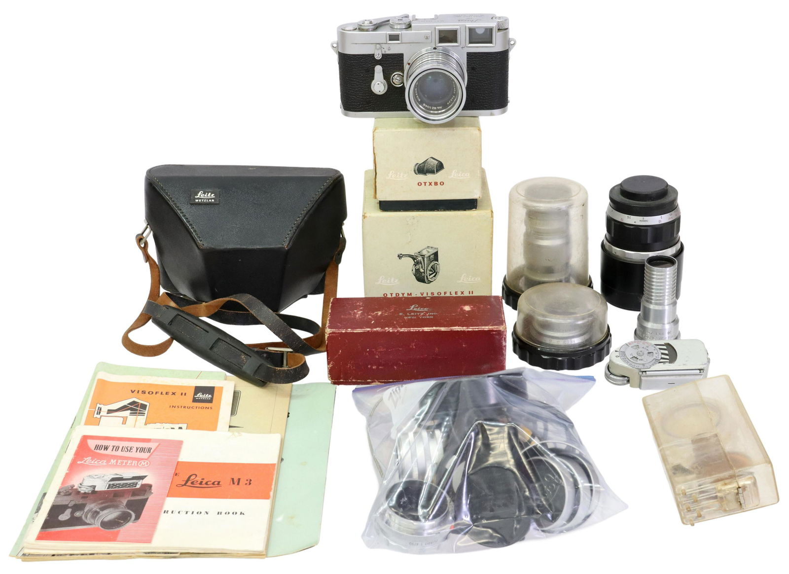 (LOT) VINTAGE LEICA M3 CAMERA & ACCESSORIES (1 of 13)