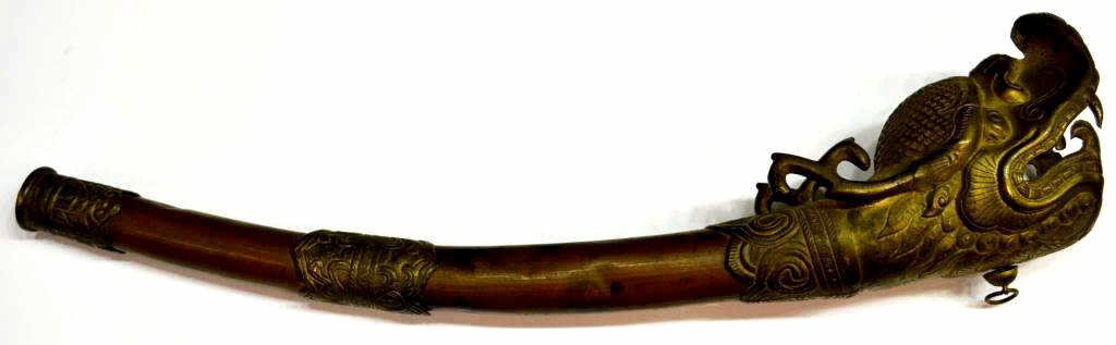 ANTIQUE TIBETAN COPPER & BRASS DRAGON FORM HORN: Tibetan copper and brass horn of dragon form, 16.5"l, 1lb **Provenance: From the collection of Jalmer N. and Noel M. Fallon** Start Price: $100.00