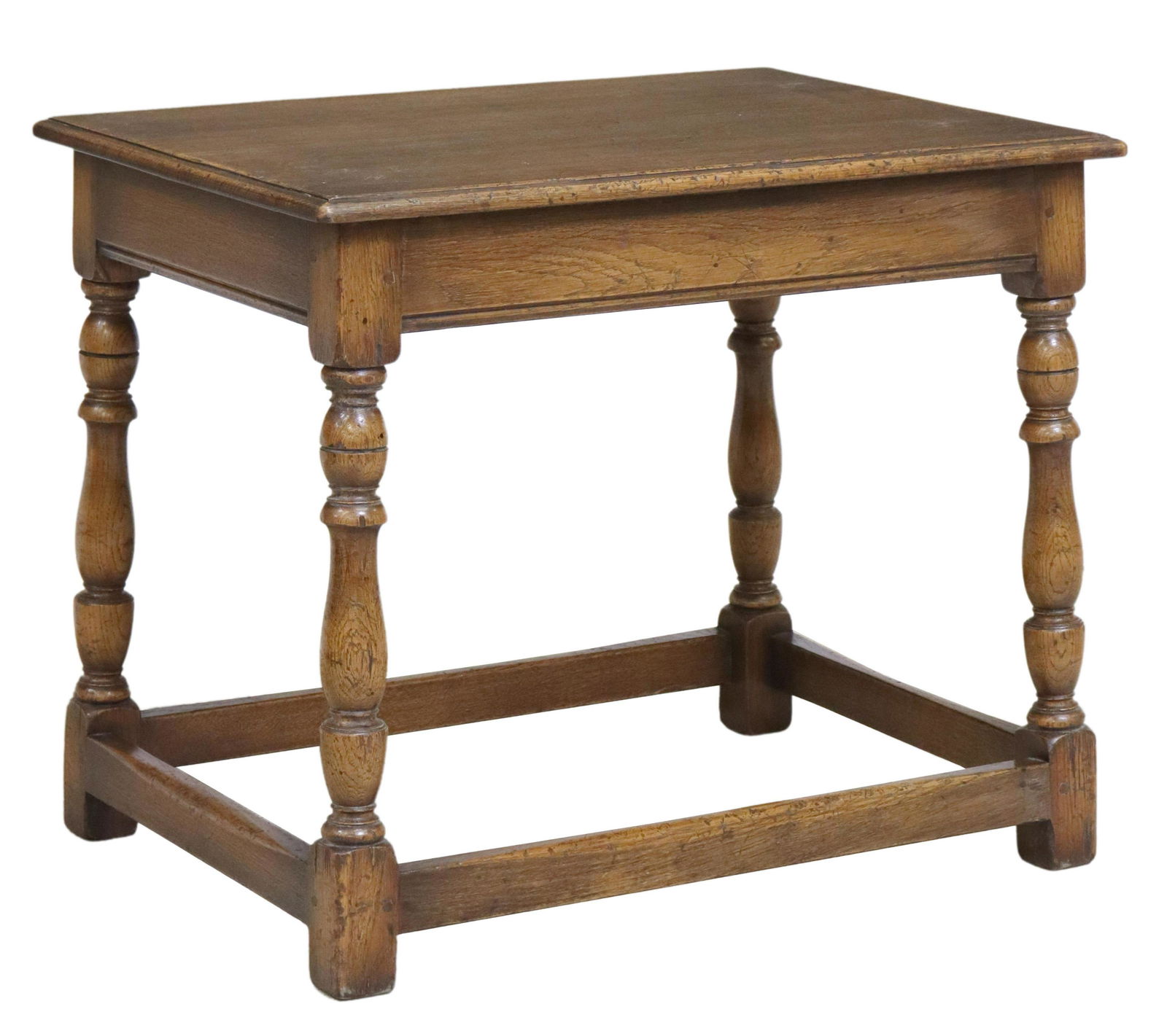 ENGLISH TURNED OAK SIDE TABLE, 20"H (1 of 4)