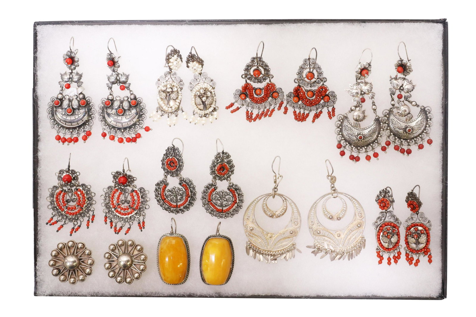 (10 PR) ESTATE 925 STERLING & BEADED EARRINGS: (10 pair) Estate earrings, all but one pair stamped 925, including: (9) for pierced ears, highlights include chandelier examples with red and white pearl beads, some with birds, (pair) of filigree dan