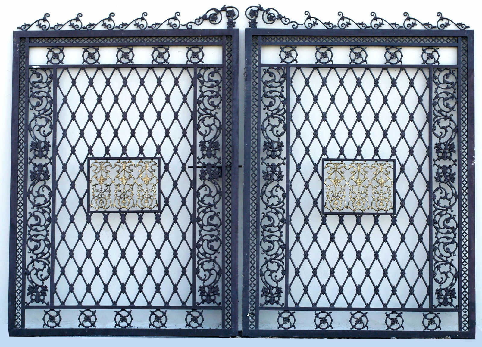 (2) ARCHITECTURAL CAST IRON ESTATE GATES (1 of 4)