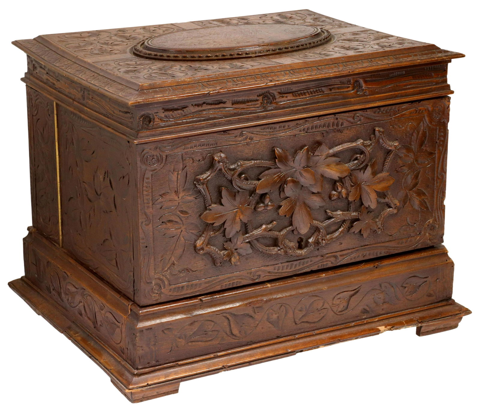 BLACK FOREST CARVED CAVE A LIQUEUR BOX (1 of 5)