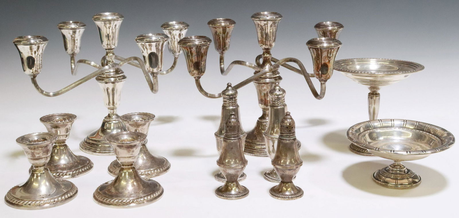 (LOT) AMERICAN WEIGHTED STERLING CANDLESTICKS (1 of 9)