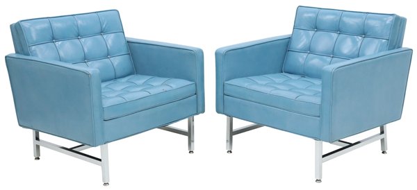 (2) KNOLL STYLE MID-CENTURY MODERN LOUNGE CHAIRS: (pair) Mid-century modern armchairs, in the manner of Florence Knoll (American, 1917-2019), c.1970s, blue leather upholstery, with button-tufted back and seat, metal frame in a polished chrome finish,
