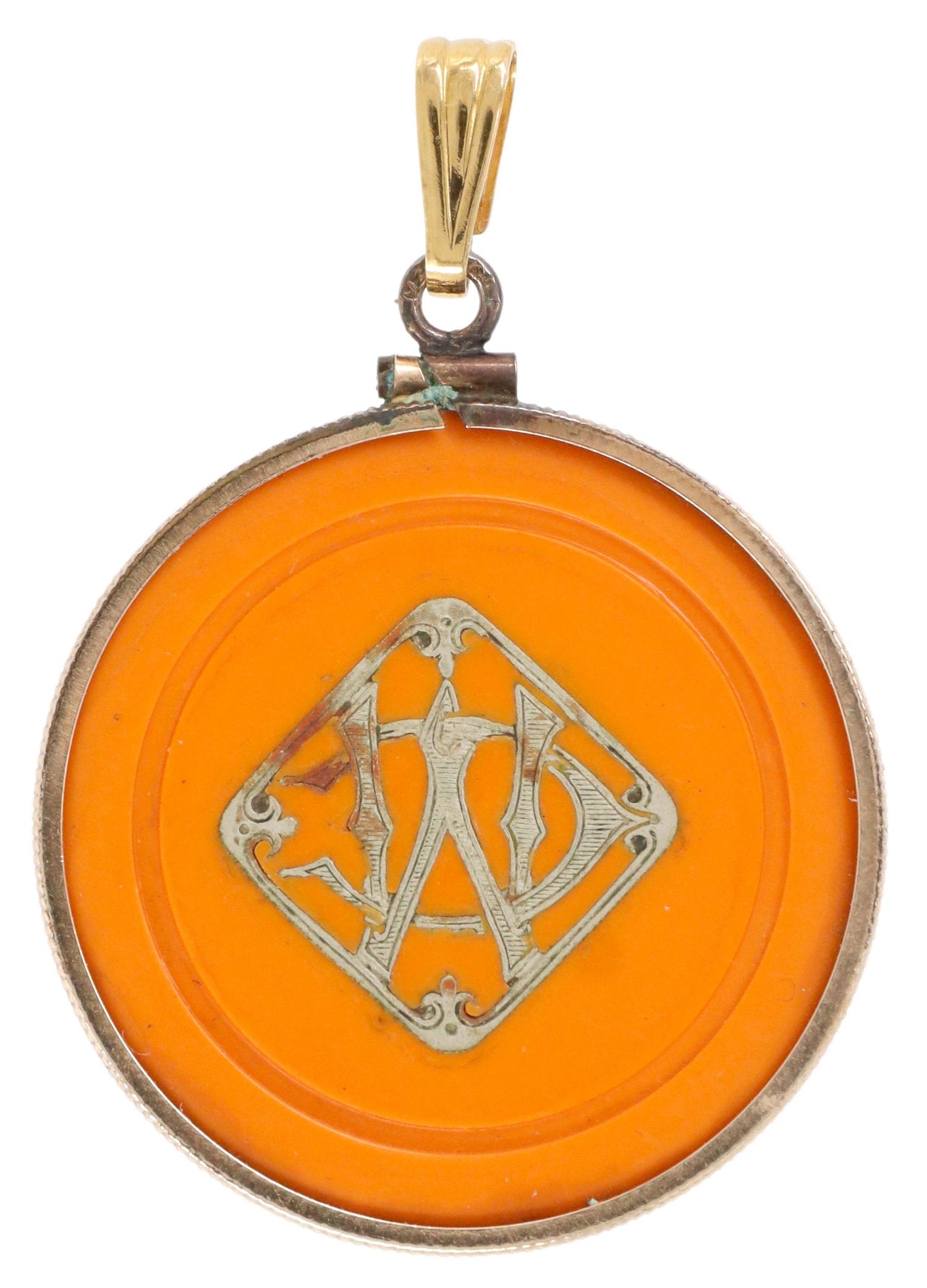 VINTAGE MONTE CARLO GAMBLING CHIP PENDANT: Vintage Monte Carlo gambling chip, now mounted as a pendant in a 12kt gold filled bezel, approx 1 3/8"diam, 5.63 grams (inclusive of all materials) Start Price: $50.00
