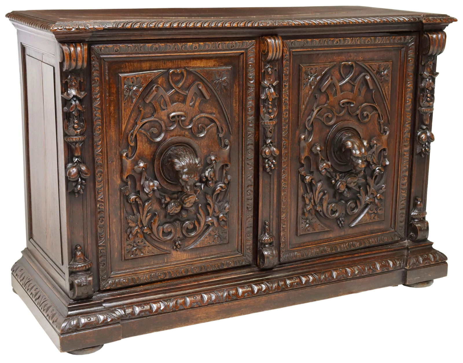 FRENCH CARVED OAK HUNT SIDEBOARD, 19TH C. (1 of 5)