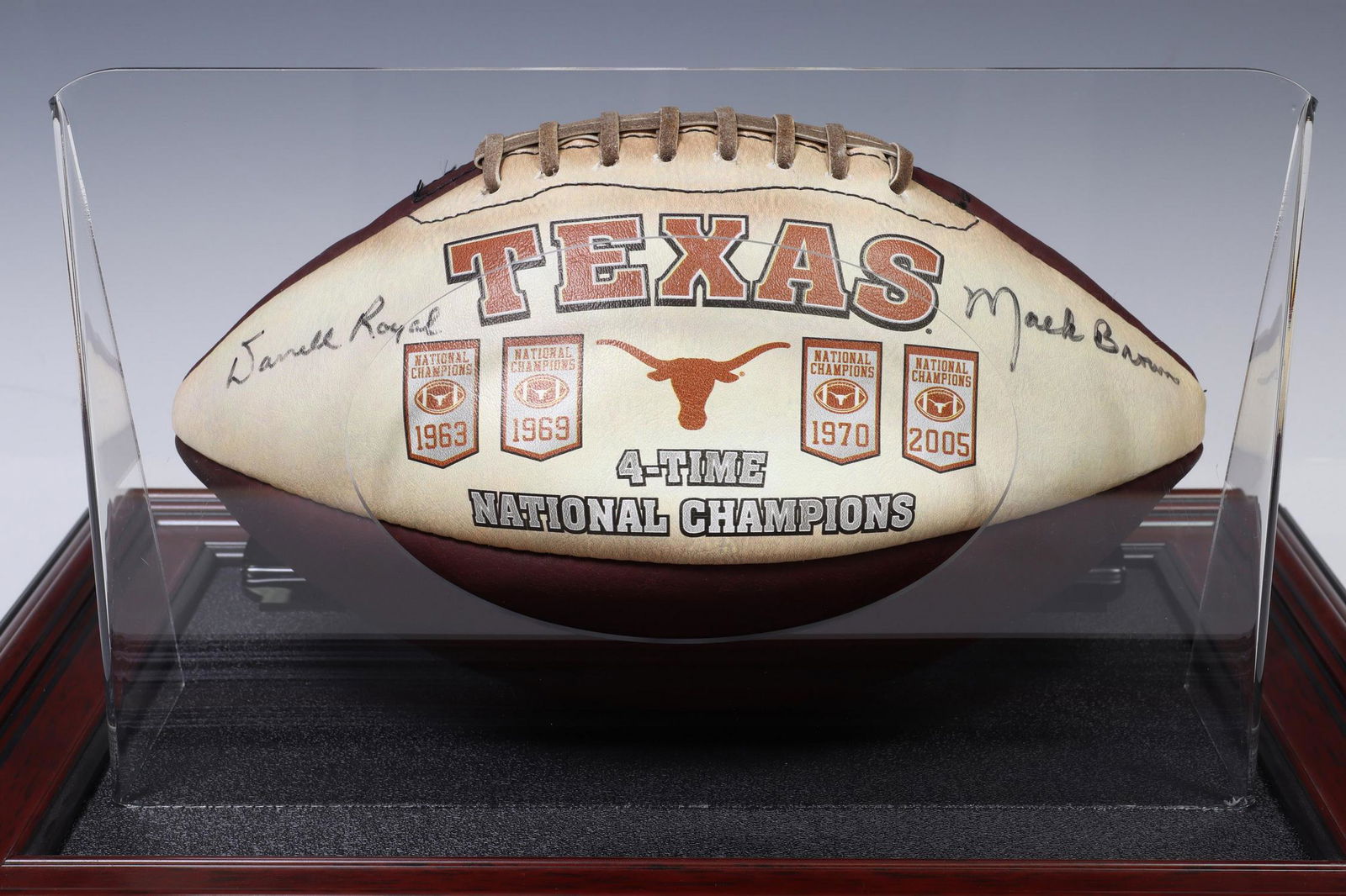 U OF TEXAS FOOTBALL SIGN DARRELL ROYAL, MACK BROWN (1 of 4)
