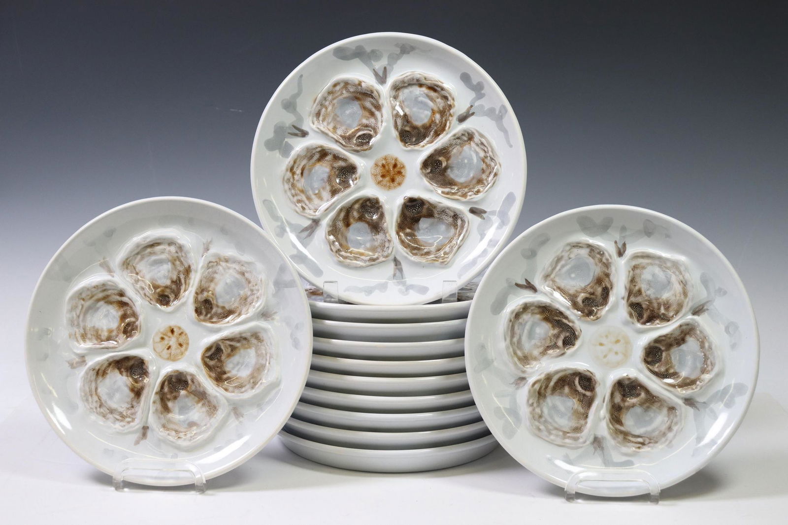 (12) FRENCH ST. AMAND FAIENCE OYSTER PLATES (1 of 4)