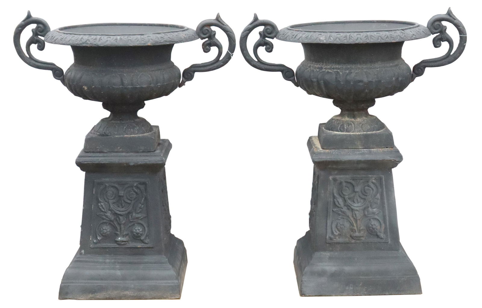 (2) CAST IRON GARDEN URN PLANTERS ON PEDESTALS (0260) on Jan 20, 2023