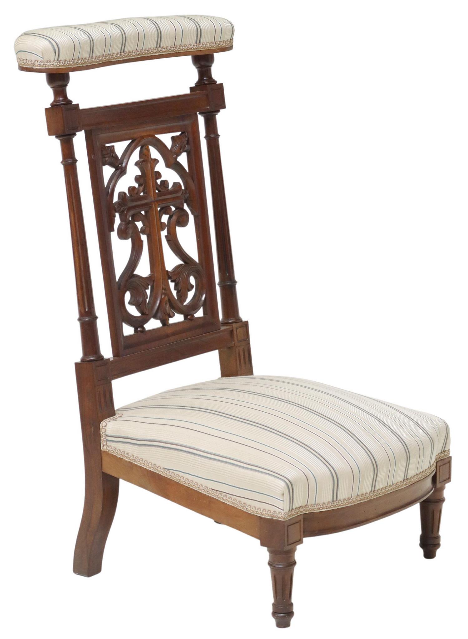 FRENCH CARVED WALNUT PRIE-DIEU PRAYER KNEELER (1 of 3)