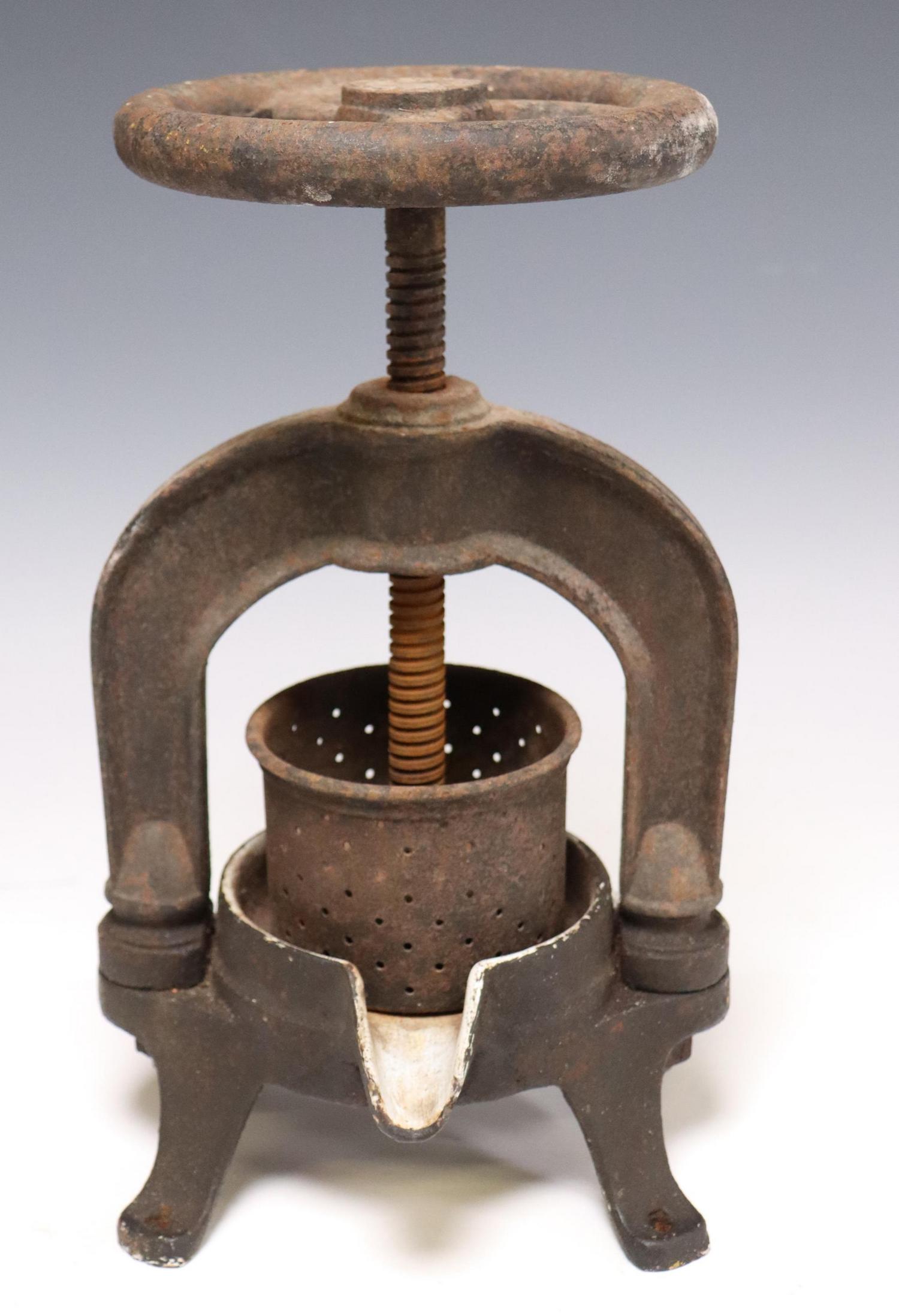 FRENCH CAST IRON & ENAMELED KITCHEN PRESS (1 of 3)