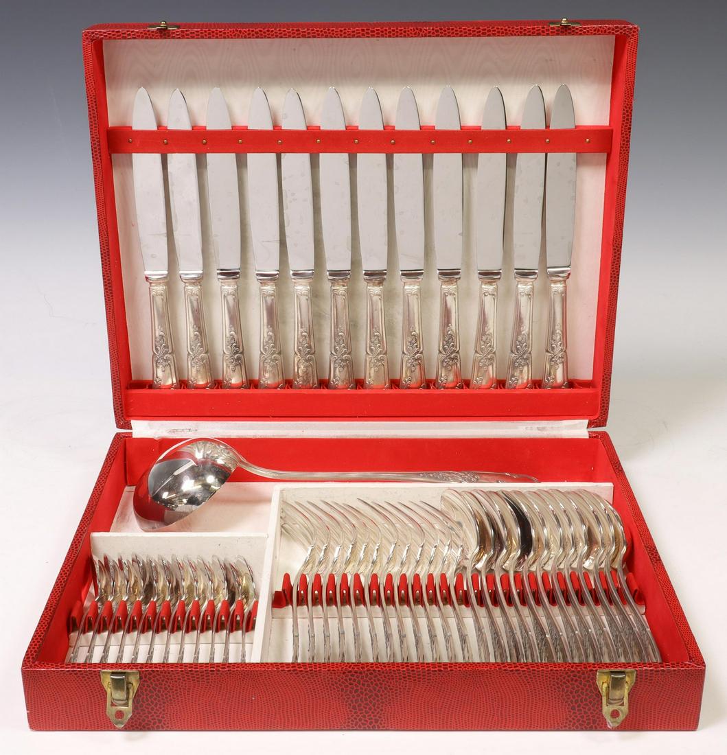 (49) FRENCH SILVERPLATE FLATWARE SERVICE (1 of 4)