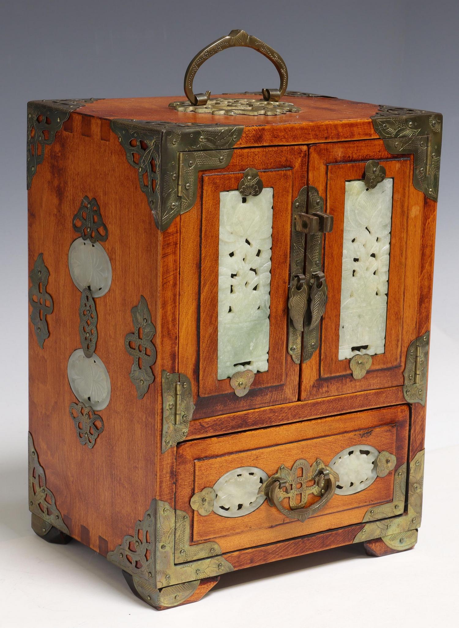 CHINESE TABLETOP BRASS-MOUNTED JEWELRY CHEST (1 of 5)