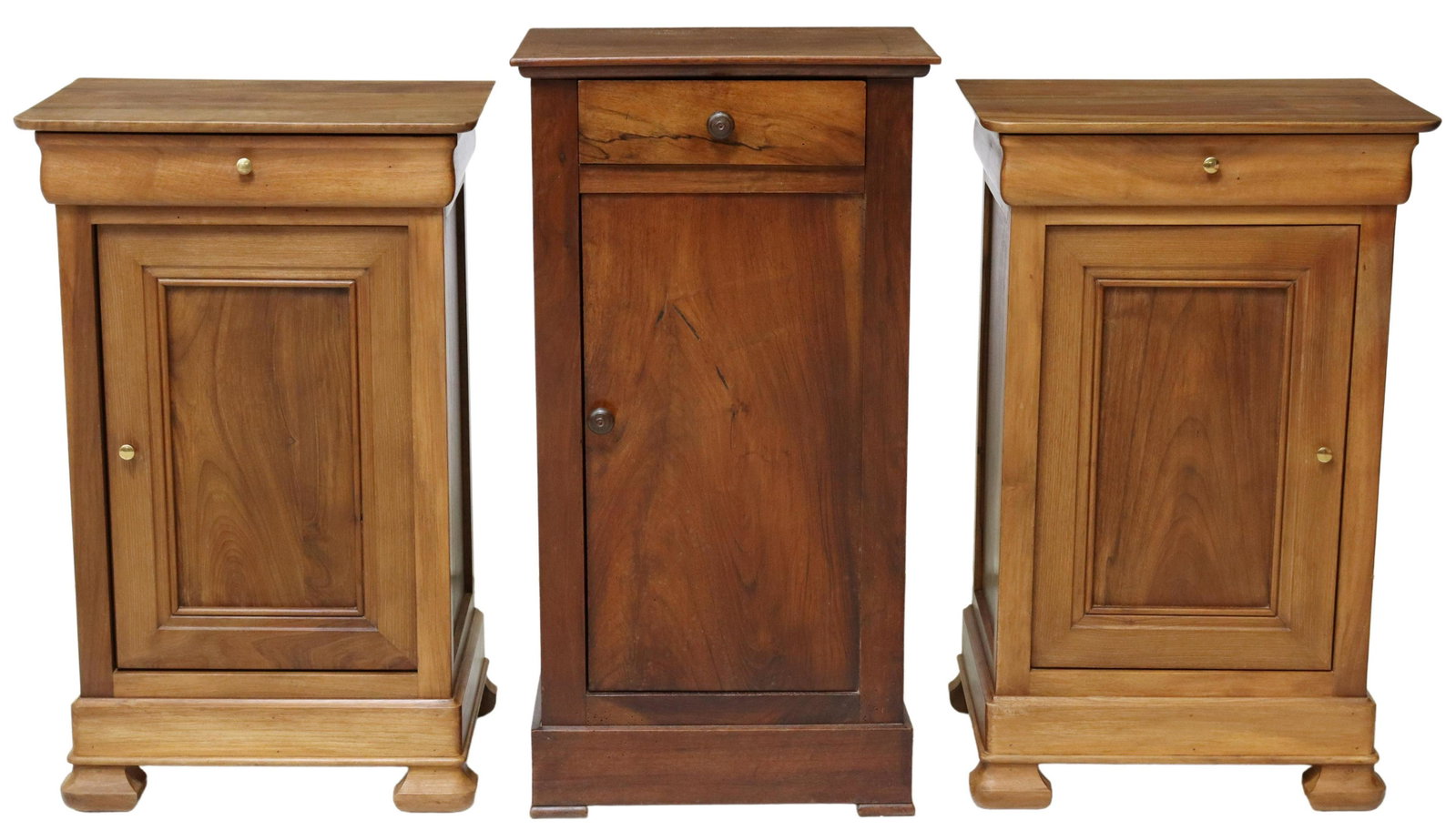 3) FRENCH LOUIS PHILIPPE PERIOD WALNUT NIGHTSTANDS: (lot of 3) French Louis Philippe period walnut nightstands, mid 19th c., in varied designs, all having single top drawer, over single cabinet, rising on bracket feet, including: (2) matched pair, appr