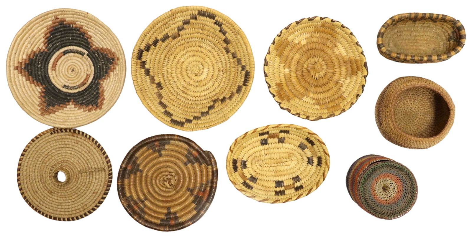 (9) BASKET WARE, ETHNICITY NOT KNOWN: (lot of 9) Basket ware, trays and bowls, ethnicity not known, largest: 1.5"h, 8"diam Start Price: $100.00
